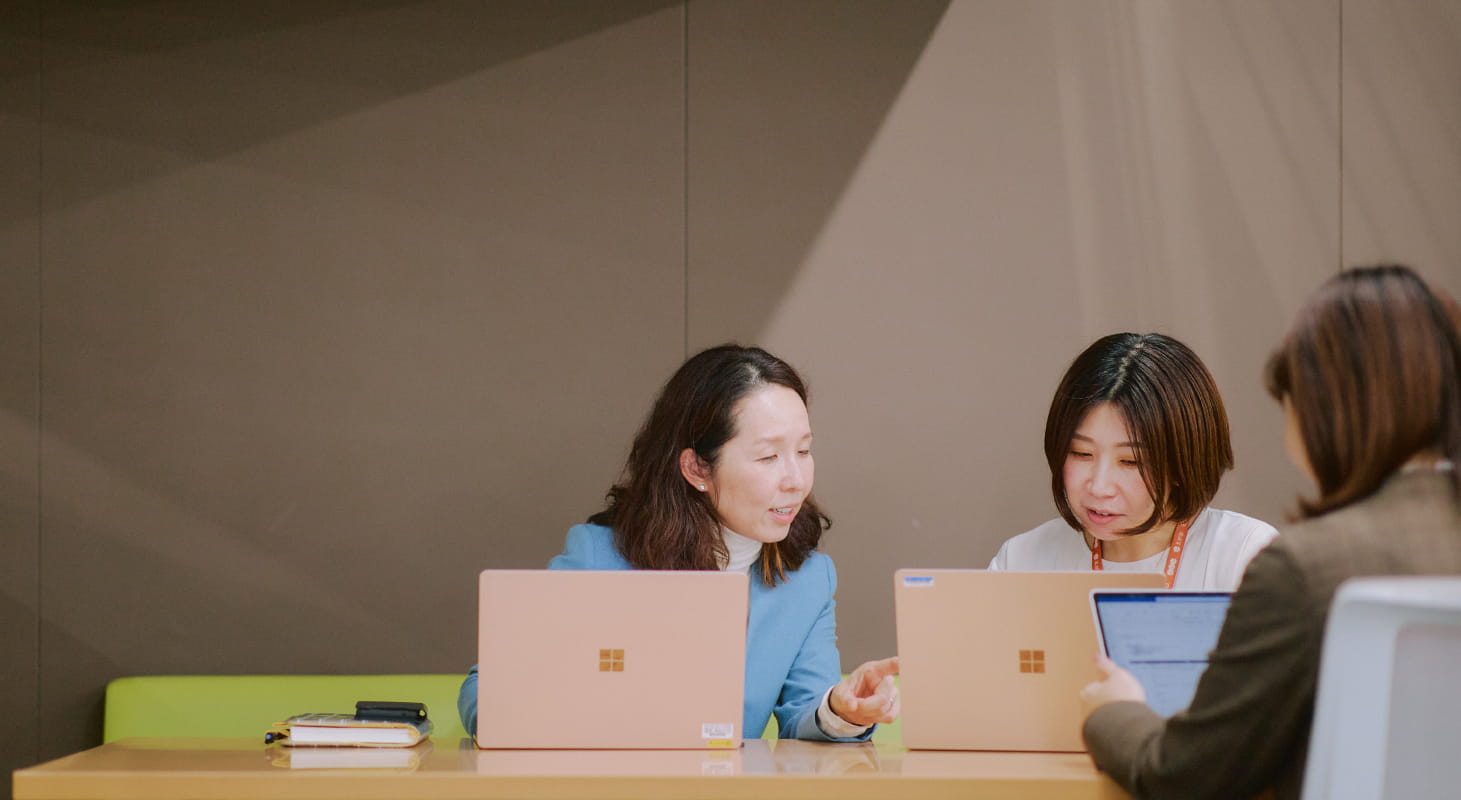 仕事をしている様子